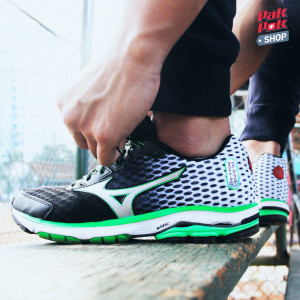 Mizuno Wave Rider 18